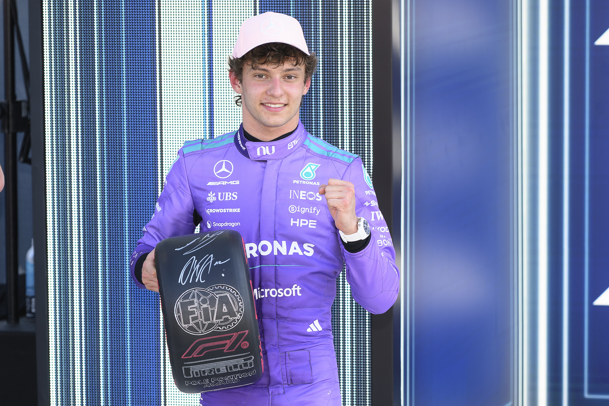 F1迈阿密大奖赛排位赛：安东内利夺得杆位 实现三连杆