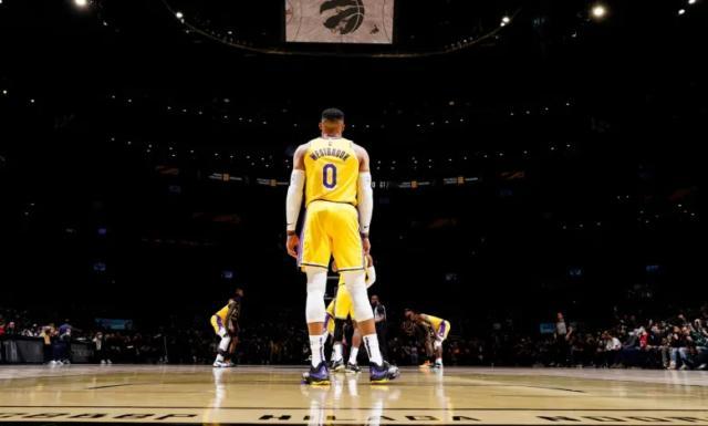 体育直播-【观察】施罗德也来了，湖人还不打算送走韦少？